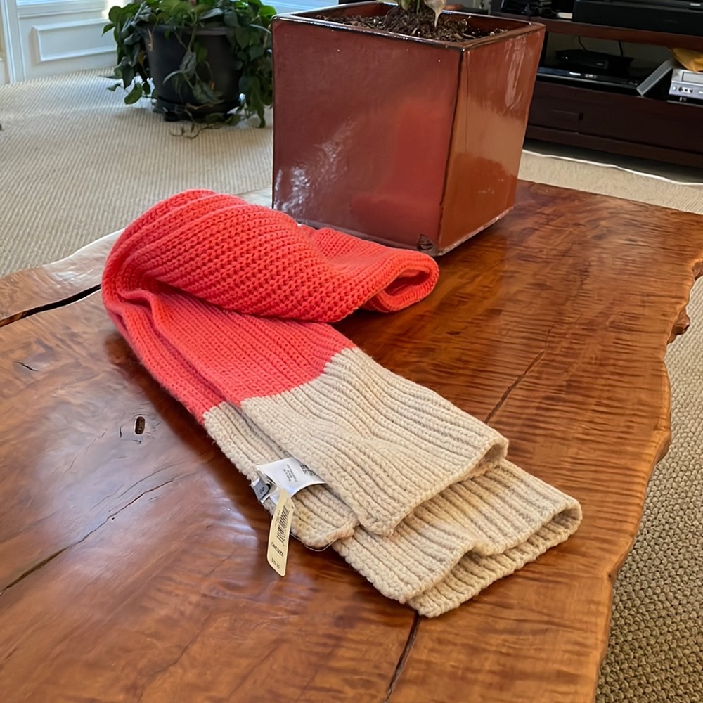 GAP KNITTED SCARF CORAL/oatmeal color